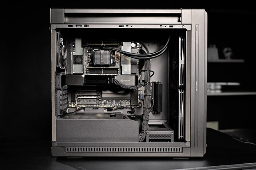 ASUS AI-Workstation – Threadripper PRO 9985WX, RTX PRO 6000, 128GB RAM, 4TB M.2